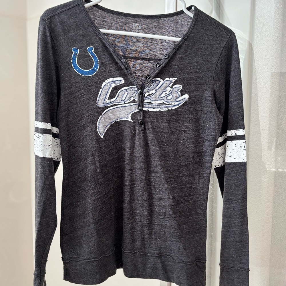 NFL Women's Gray Long-Sleeve Shirt
